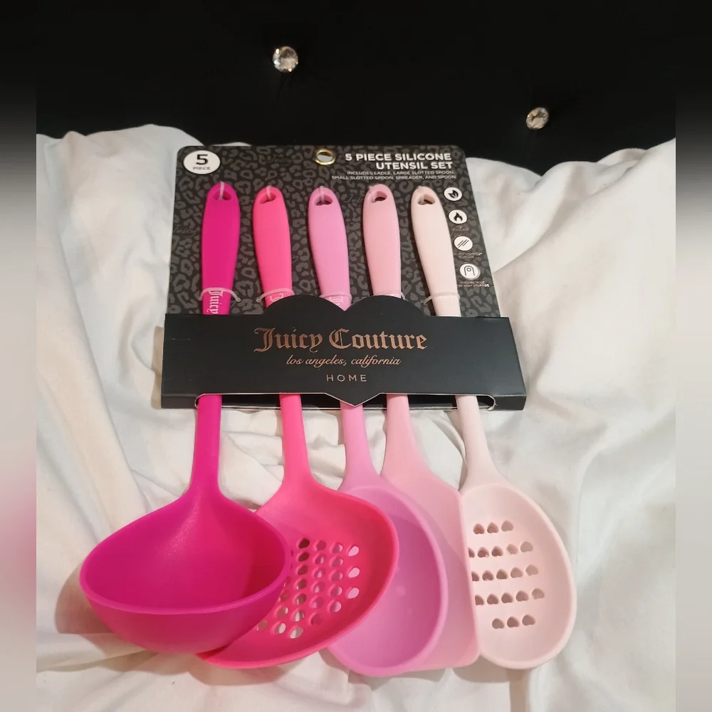 New Juicy Couture Five Piece Pink Silicone Utensil Set